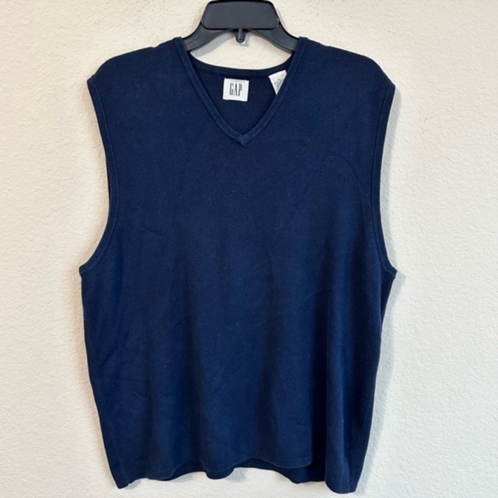 Gap Vest Navy Blue V-Neck Sleeveless Knit Sweater
Classic Preppy Business Casual